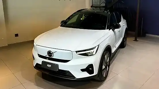 Foto de um volvo xc40 recharge