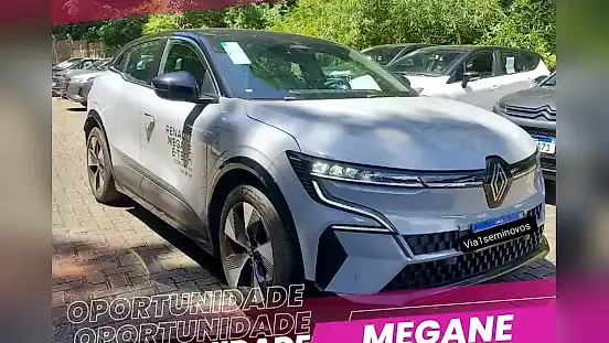 Foto de um renault megane e-tech electric