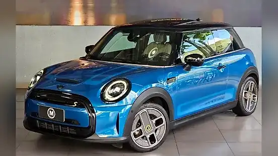 Foto de um mini cooper se