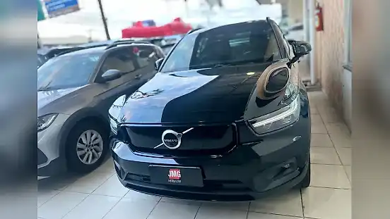 Foto de um volvo xc40 recharge