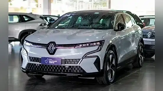 Foto de um renault megane e-tech electric
