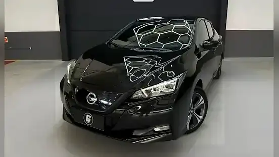 Foto de um nissan leaf
