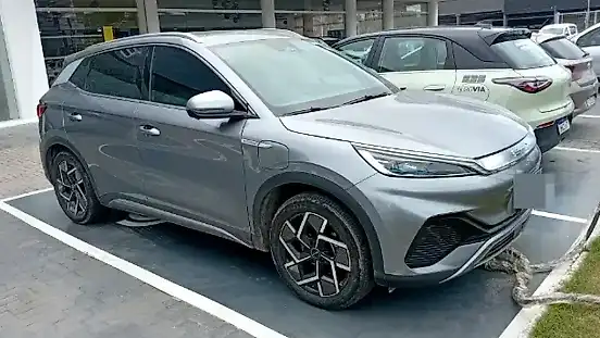 Foto de um byd yuan plus