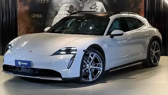 Foto de um porsche taycan