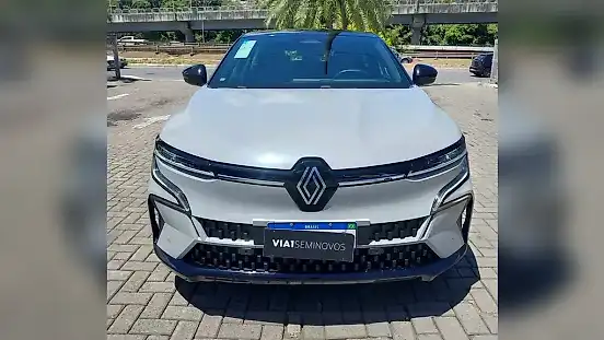 Foto de um renault megane e-tech electric