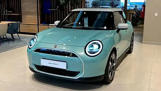 Foto de um mini cooper se
