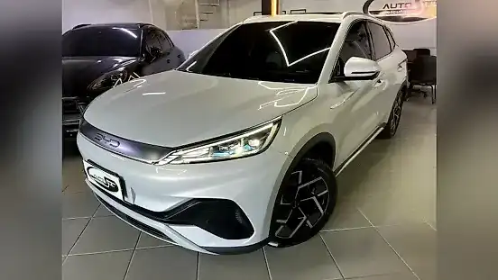 Foto de um byd yuan plus