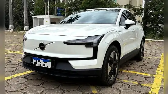 Foto de um volvo ex30