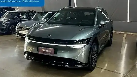 Foto de um zeekr 7x