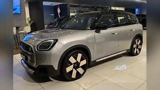 Foto de um mini countryman se all4