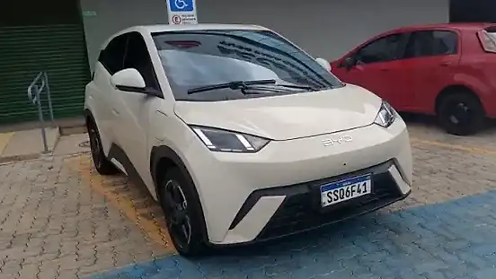 Foto de um byd dolphin mini