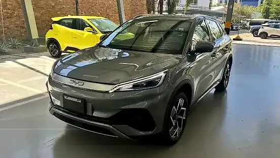 Foto de um byd yuan plus