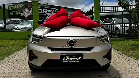 Foto de um volvo xc40 recharge