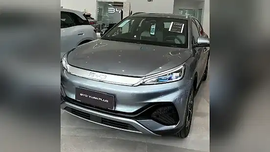 Foto de um byd yuan plus