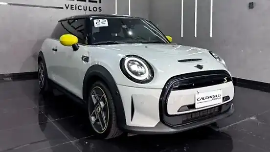 Foto de um mini cooper se