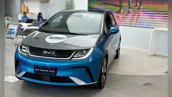 Foto de um byd dolphin plus