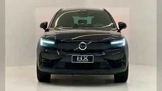 Foto de um volvo xc40 recharge