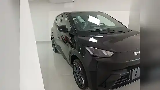 Foto de um byd dolphin mini