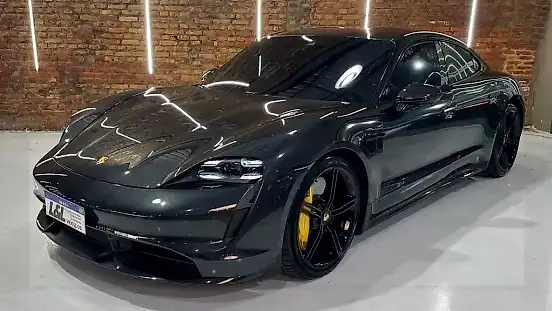 Foto de um porsche taycan