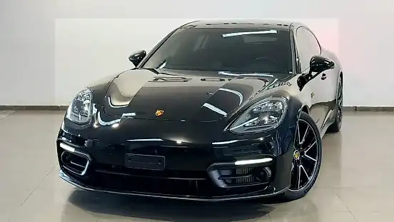 Foto de um porsche panamera 4 e-hybrid