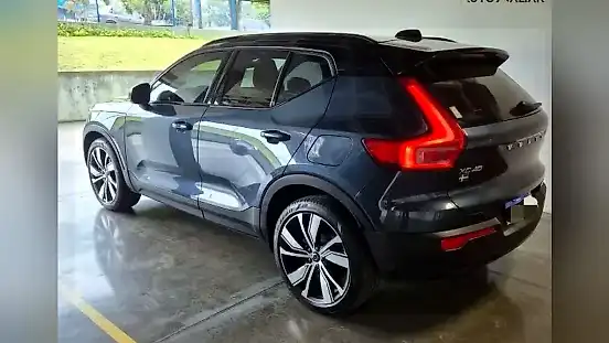 Foto de um volvo xc40 recharge