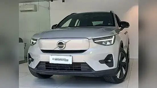 Foto de um volvo xc40 recharge