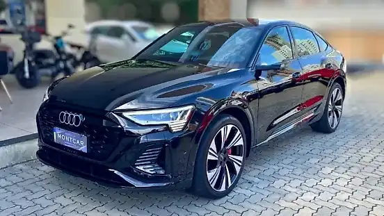 Foto de um audi q8 e-tron
