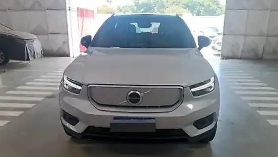 Foto de um volvo xc40 recharge