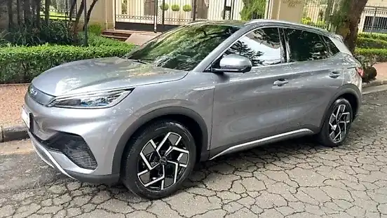 Foto de um byd yuan plus