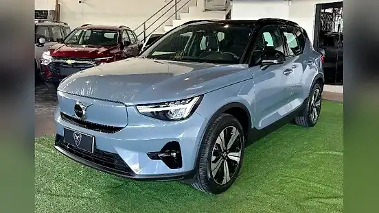Foto de um volvo xc40 recharge