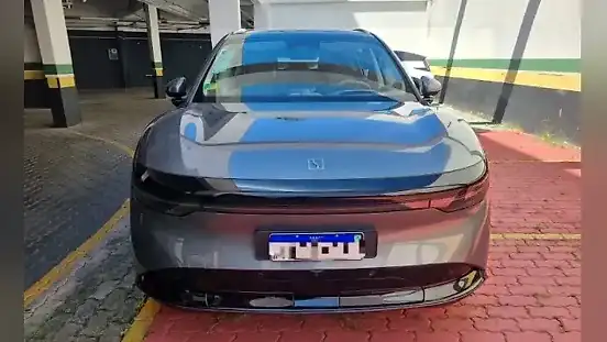Foto de um zeekr 7x