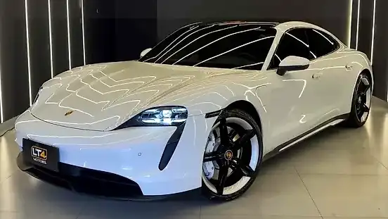 Foto de um porsche taycan