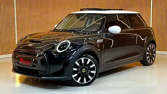 Foto de um mini cooper se