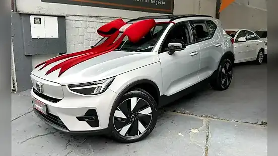 Foto de um volvo xc40 recharge