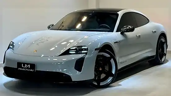 Foto de um porsche taycan