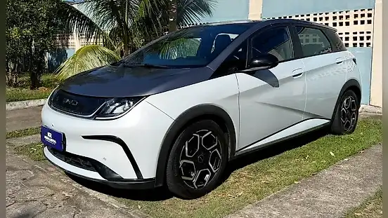 Foto de um byd dolphin plus