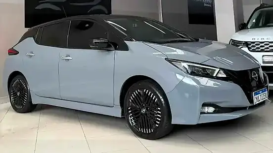 Foto de um nissan leaf