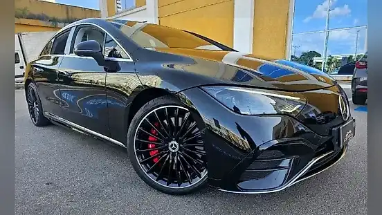Foto de um mercedes eqe 300