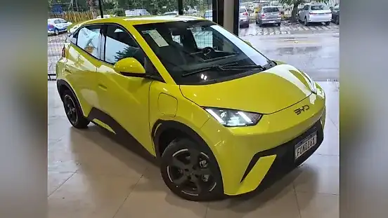 Foto de um byd dolphin mini