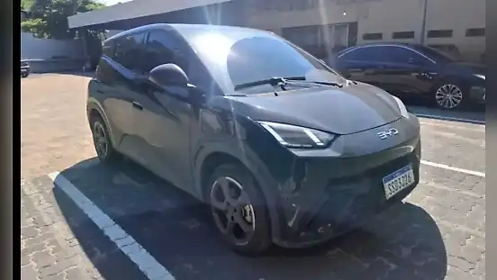 Foto de um byd dolphin mini
