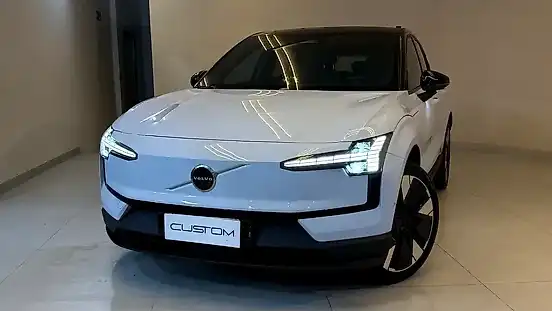 Foto de um volvo ex30