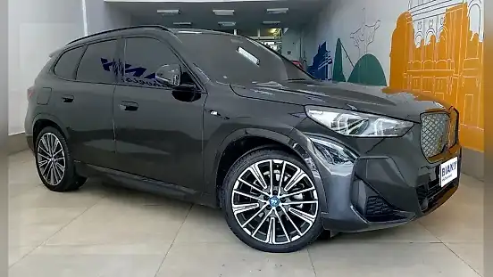 Foto de um bmw ix1