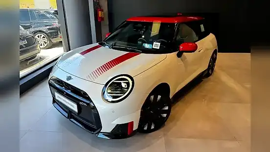 Foto de um mini cooper se