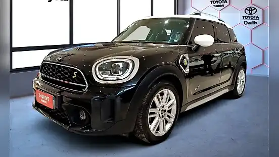 Foto de um mini cooper se