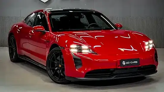 Foto de um porsche taycan