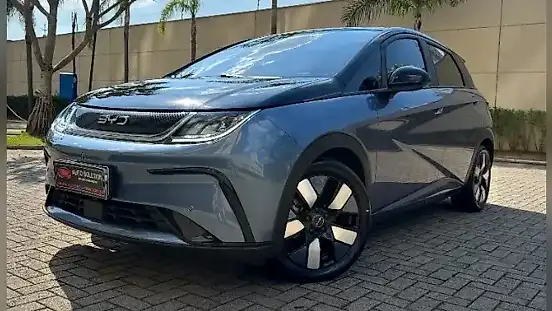 Foto de um byd dolphin plus