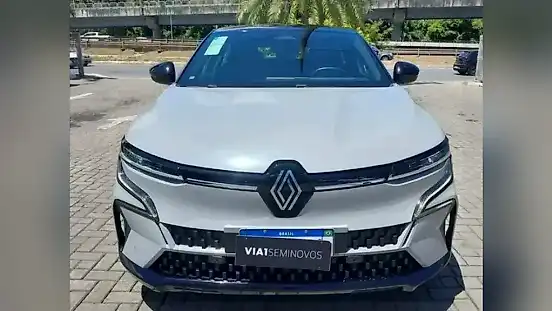 Foto de um renault megane e-tech electric