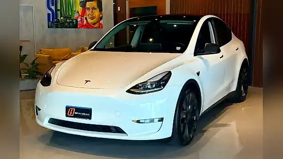 Foto de um tesla model y