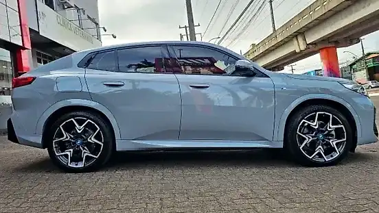 Foto de um bmw ix2