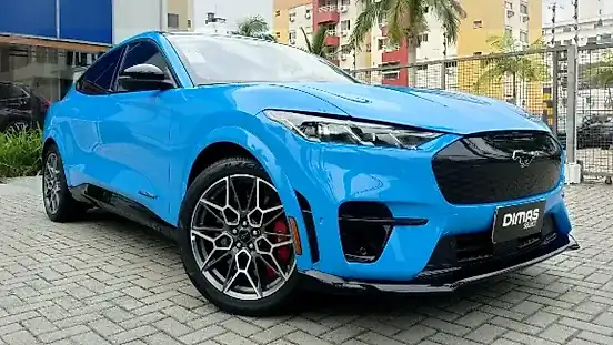 Foto de um ford mustang mach-e